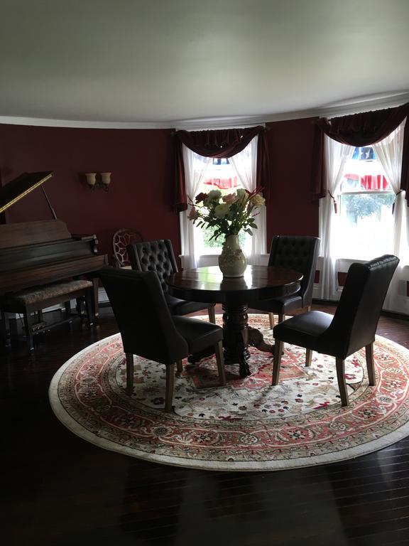 Baldwinsville Bed And Breakfast ภายนอก รูปภาพ