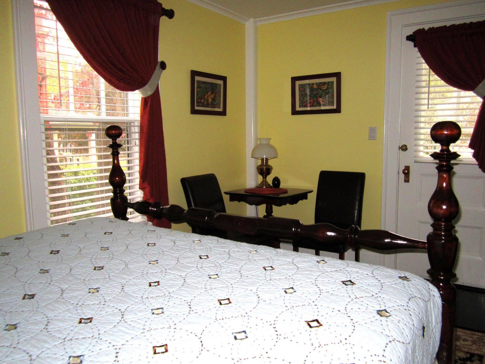 Baldwinsville Bed And Breakfast ภายนอก รูปภาพ